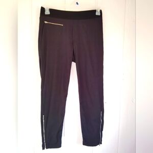 CLEAN!! ATHLETA, Trekkie Jogger Cropped Ankle Pants. Size 6